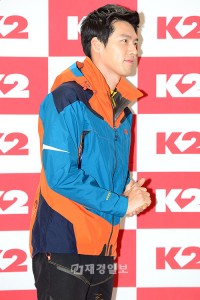 ヒョンビン、「K2 2013 S/S」でアウトドアファッションを披露