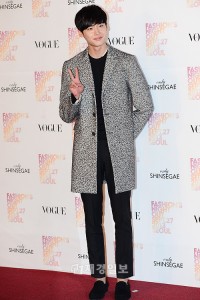 『VOGUE』のファッションイベント、2NE1らが出席　イ・ジョンソク