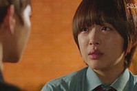 3日に放送された韓国SBS水木ドラマ『花ざかりの君たちへ』の第15話では、ついにソルリ（f(x)）がミンホ（SHINee）に自分が女であることを打ち明け視線を集中させた。