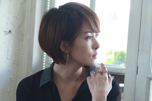 女優キム・ソナがヨム・ジョンア、チュ・ジンモ、ハ・ジョンウ、キム・ソンギュンなどが所属している韓国最大の俳優マネージメント会社ファンタジオと専属契約を結んだ。