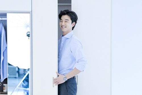俳優コン・ユのお茶目な写真が公開され、話題となっている。写真=マネージメントSOOP