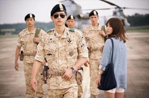 ソン・ジュンギ&ソン・ヘギョが出演するKBS 2水・木曜ドラマ『太陽の後裔』が今年2月に韓国と中国で同時放送される。写真：KBS